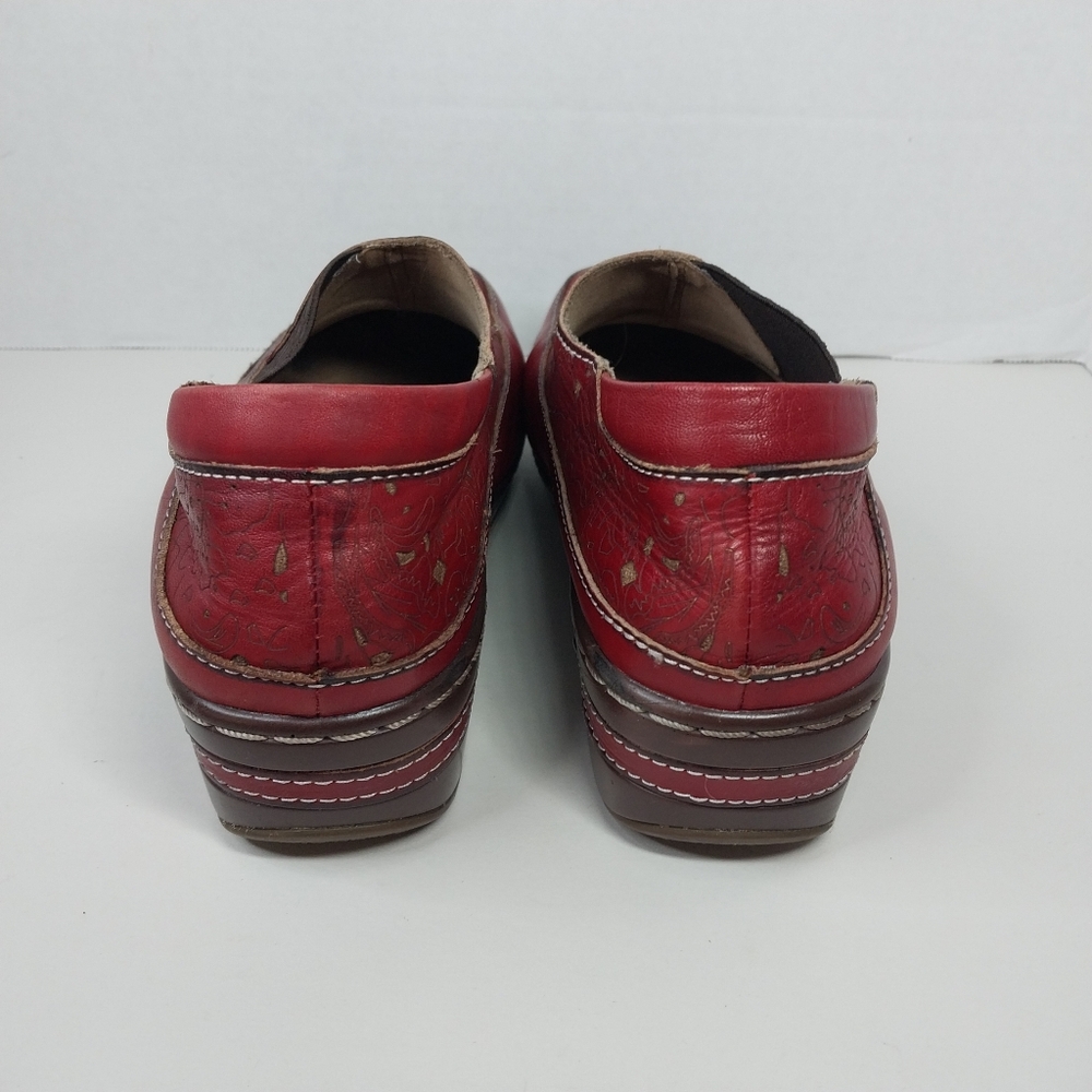 L'Artiste by Spring Step Womens Sz EU 38 US 8 Burbank embossed Red Heeled Clogs - Picture 5 of 14